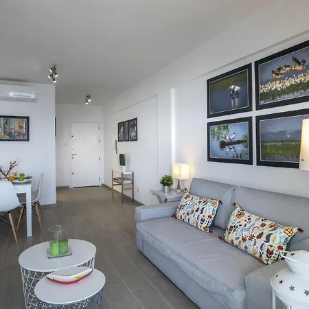 Vilă You Will Love This Luxury On The Beach, 1386 Larnaca